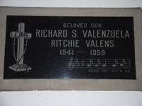 Ritchie's first gravestone