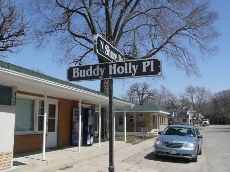 Buddy Holly Pl in Clear Lake IA