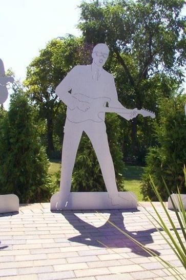 BUDDY_HOLLY_MONUMENT.jpg