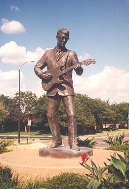 The Buddy Holly statue in Lubbock TX